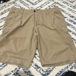 EVERYTHING $5 sale ‼️🌟 Under Armour golf shorts